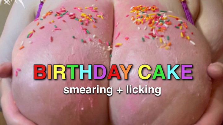 birthday cake smearing + licking - March 10, 2023