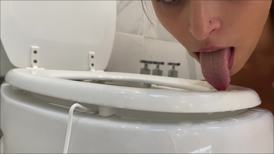 Nicolebelle Licking Squirt Off Toilet Seat_