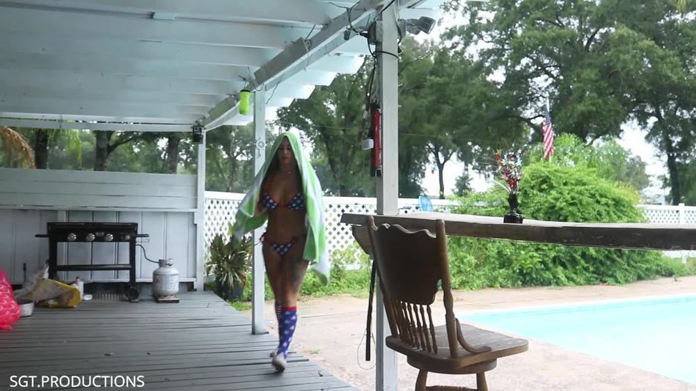 Big Sis Seduces Me On Fourth Of July Ful