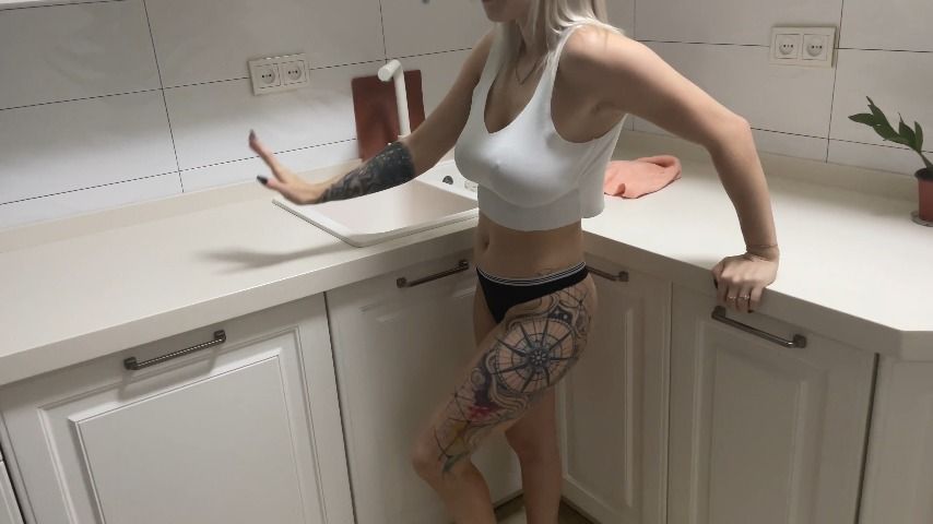Stranger catch me at th kitchen and fuck
