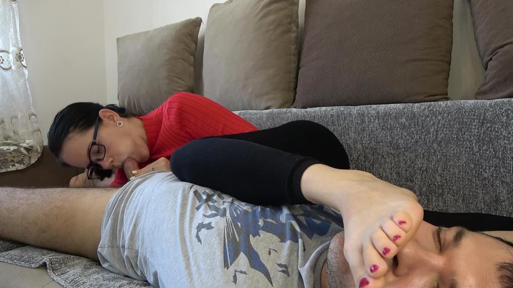 Sexy Stepmom Blowjob And Footjob
