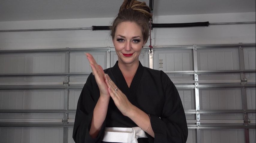 SABLIQUE'S STRONG HANDS & KARATE CHOPS - August 08, 2022