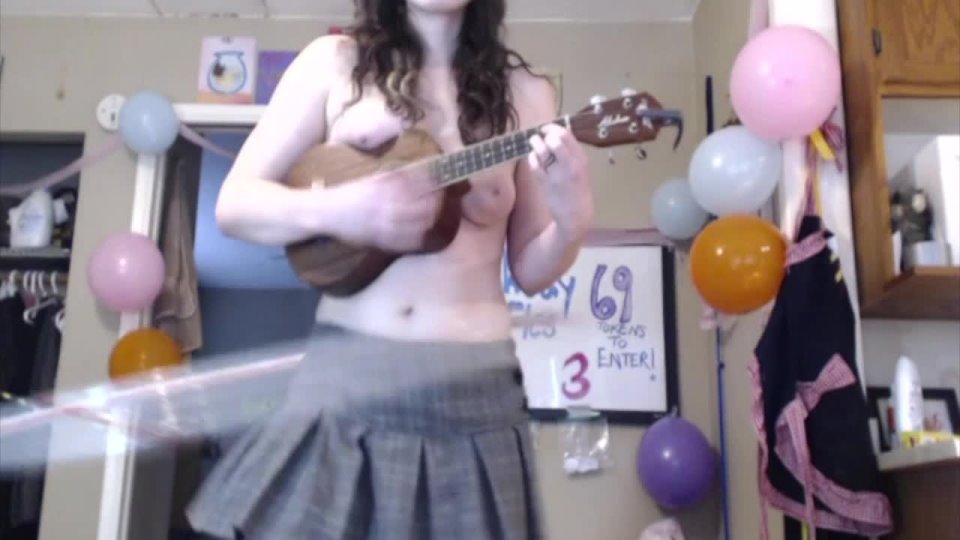 Tigger Rosey Balloon Poppinhoopinbjukulele