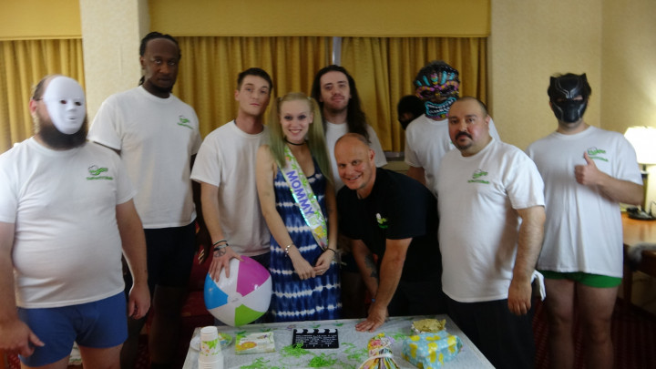 Luna Lips Baby Shower Pregnant GB PROMO