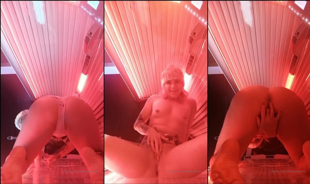 amberphoenixfox 10100259 2019 12 12 .. naughty secret play on the sunbed o