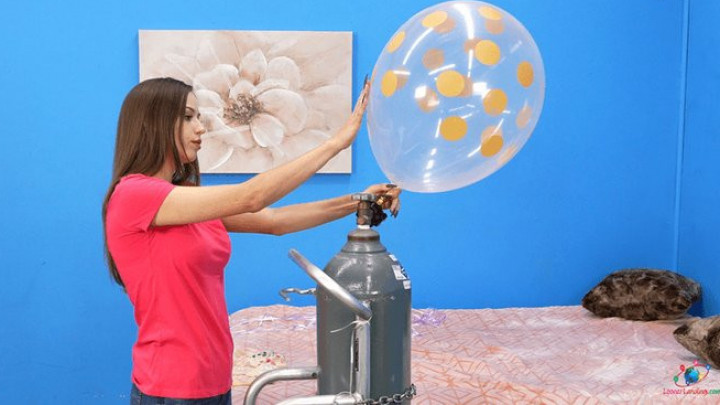 Madi Helium Squeeze Pop
