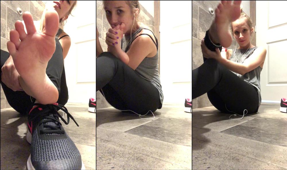 CosmicStarlight OnlyFans after workout self worship clip Video