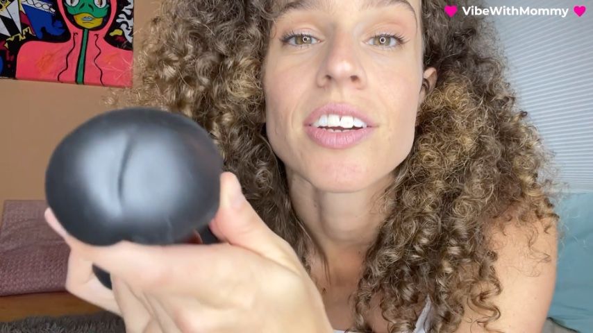 Stepmom Finds BBC Porn On Your Phone - December 05, 2022
