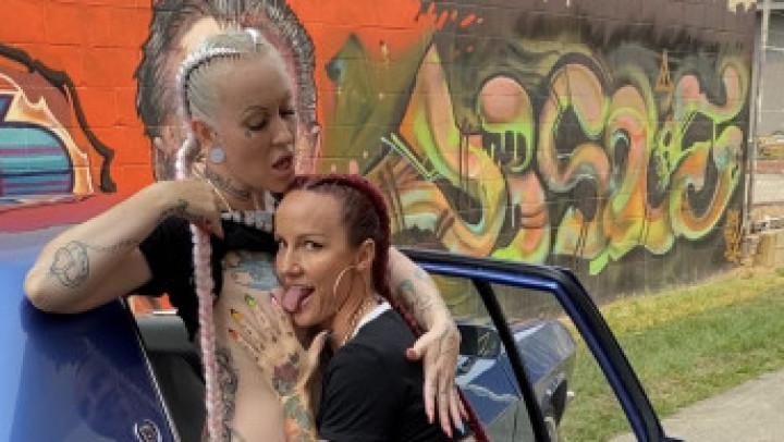 Lesbians Licking Pussy in a Car