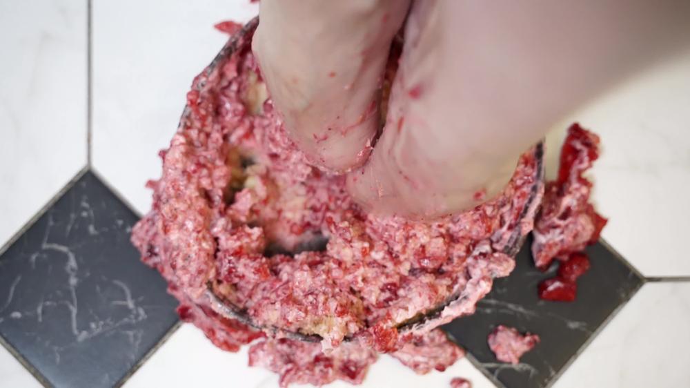 Ballet Feet Press The Cake In 4K
