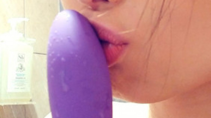Asian Amateur Masturbates in Gym Shower - Mar 26, 2021