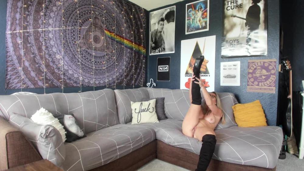 Boots Strip