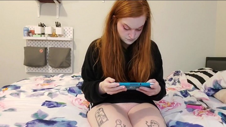 Squeezypeach Upskirt Gamer 1