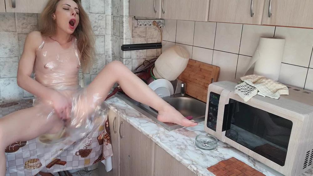 Kinkyporncpl Pussy Play Plastic Apron Squirt