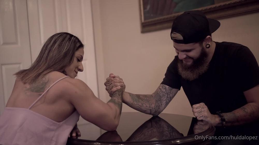 huldalopez 18 07 2020 82599635 Got him armwrestle