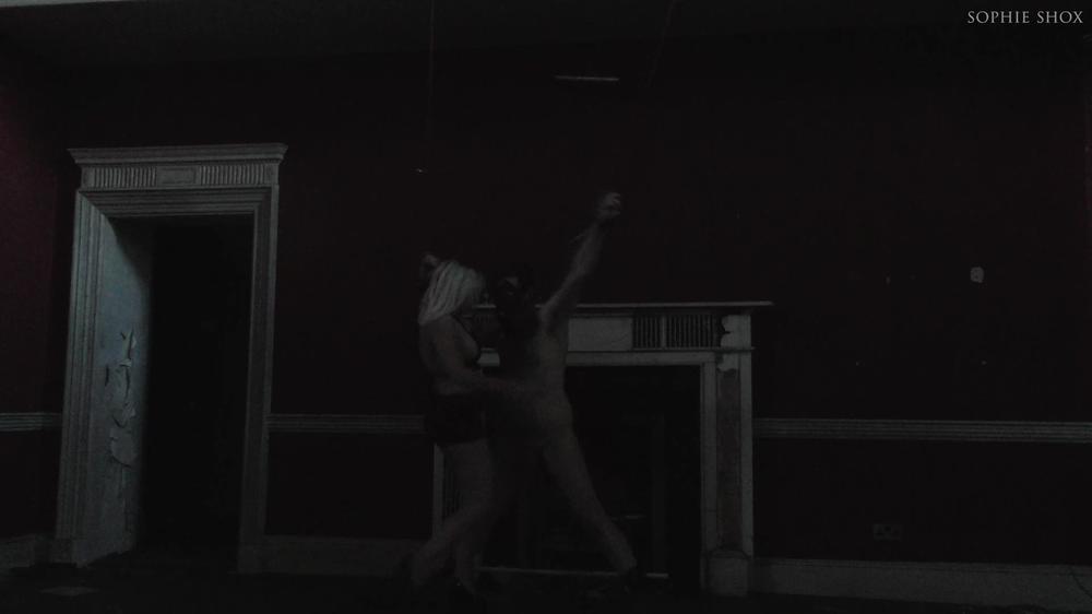 Sophieshox Haunted House Ballbusting
