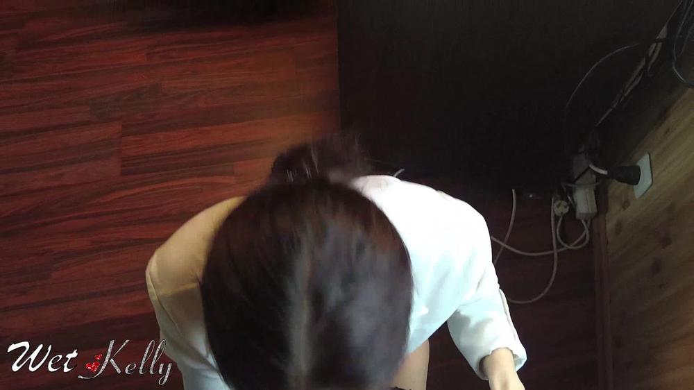 Wet Kelly Office Blowjob