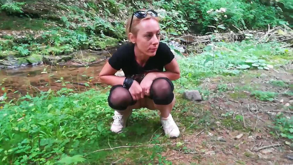 Kinkyporncpl Outdoor Smoking And Peeing Compilation