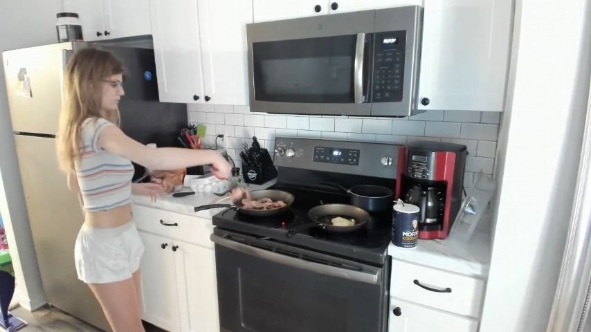 Meganholly00 Making Breakfast For You Pov