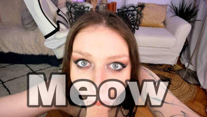 Kitty gagging - Oct 3, 2022