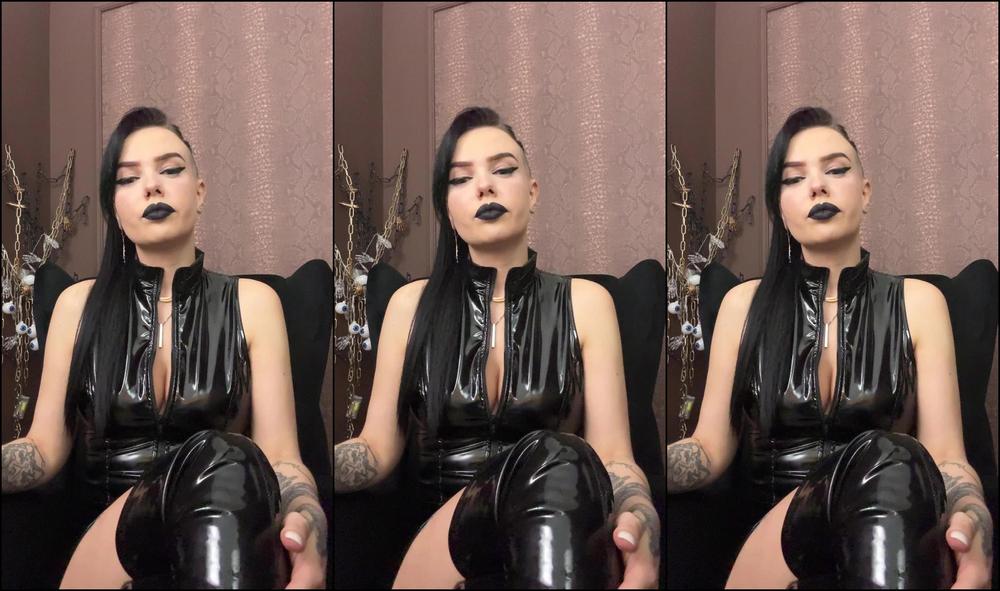 RyssaQu33n - Asmr Smoking And Outfit
