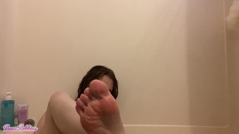 Reese Robbins Shower And Shave