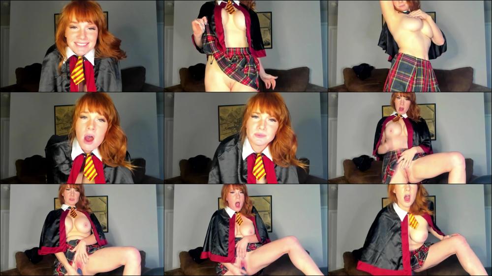 Hogwarts Student Posing and Squirting - December 09, 2022