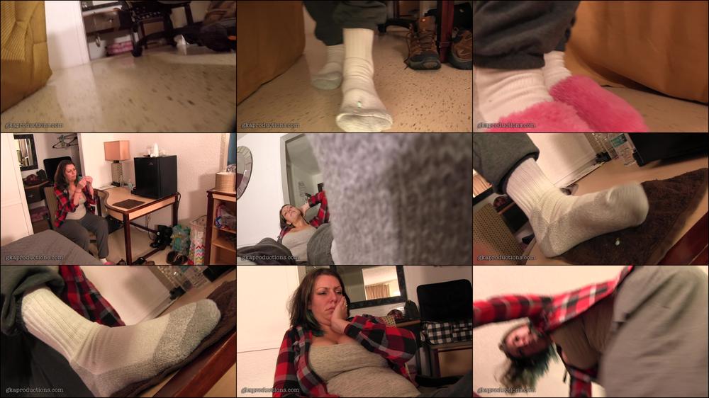 Amazon Vanessa Dommes U With Giant Feet