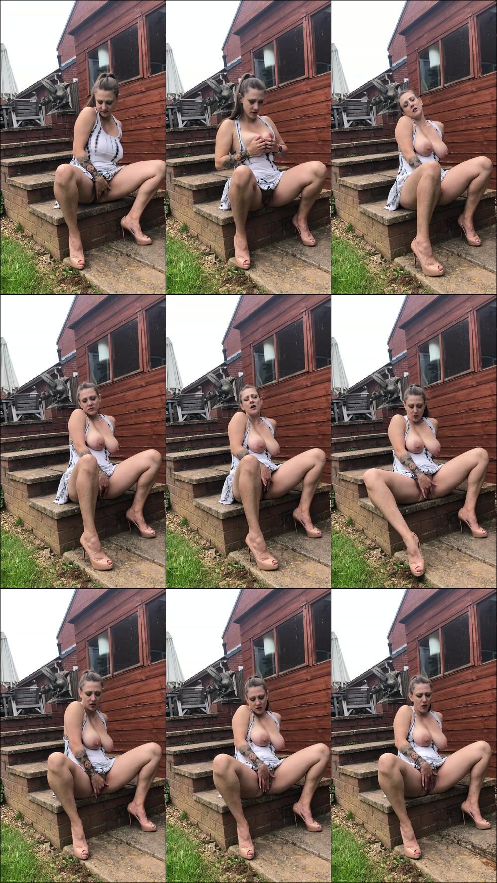 Hairy Pussy Garden Squirt