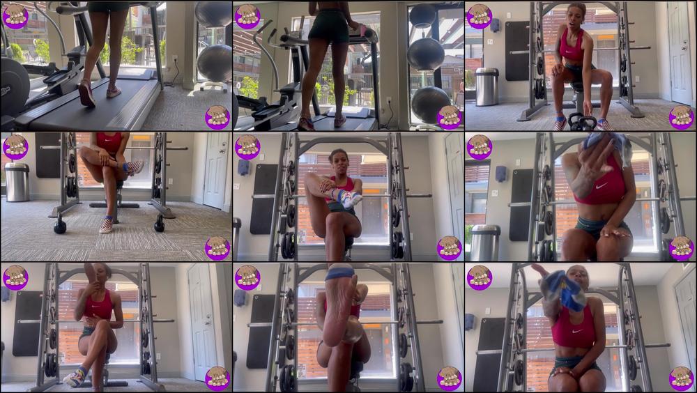 PrettyFeetDontCheat - Sniffing Socks and Shoes at the Gym