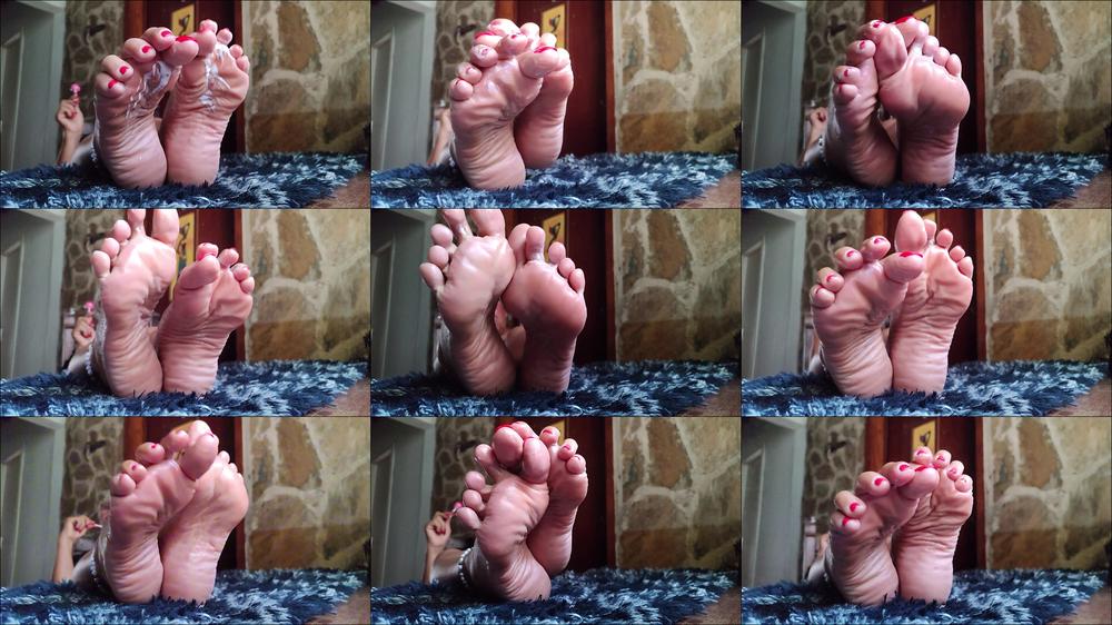 Feet Fantasy And More - Very Wrinkled Soles Bathed In Lots Of White Cream (11)