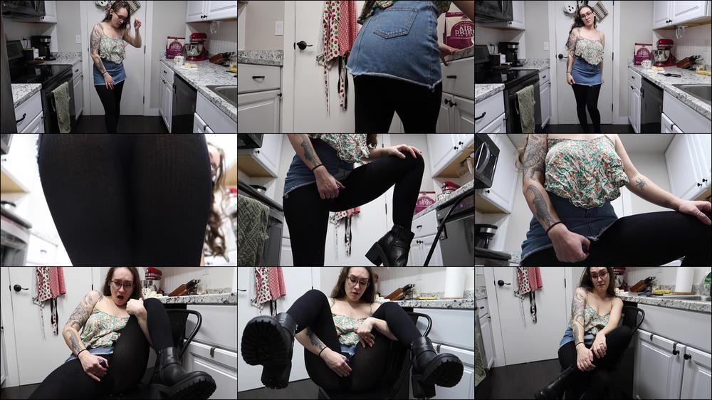 little brother and his pantyhose fetish