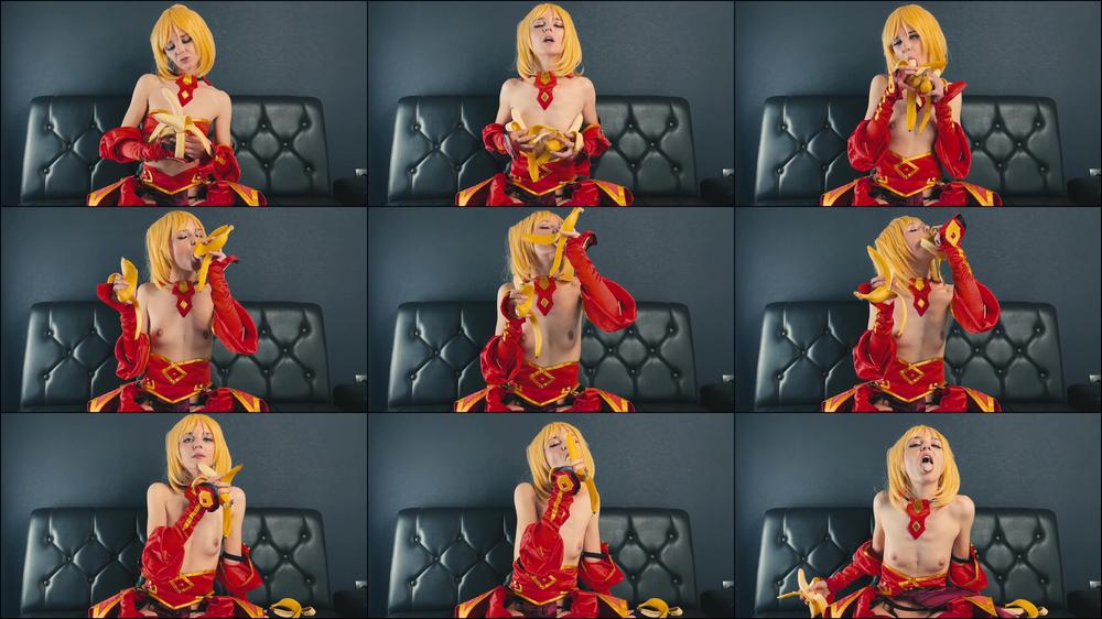 Mordred Cosplay - Banana teasing - Jul 22, 2023