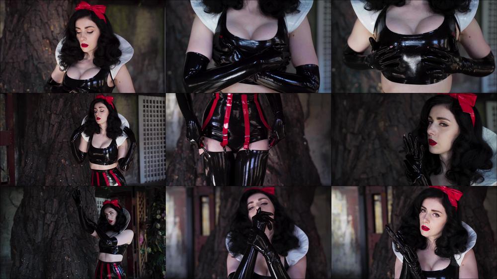 Perfect Latex Snow White