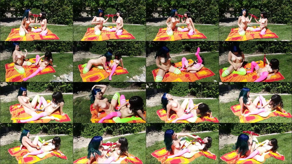 Little Puck Big Toy Pussy Fuck With Emma