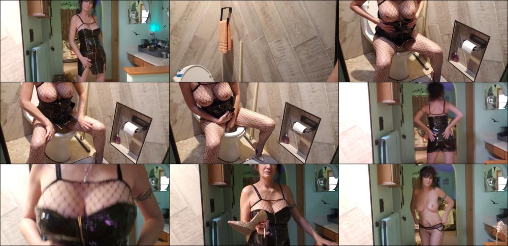 PEEING IN LATEX WITH TEASE