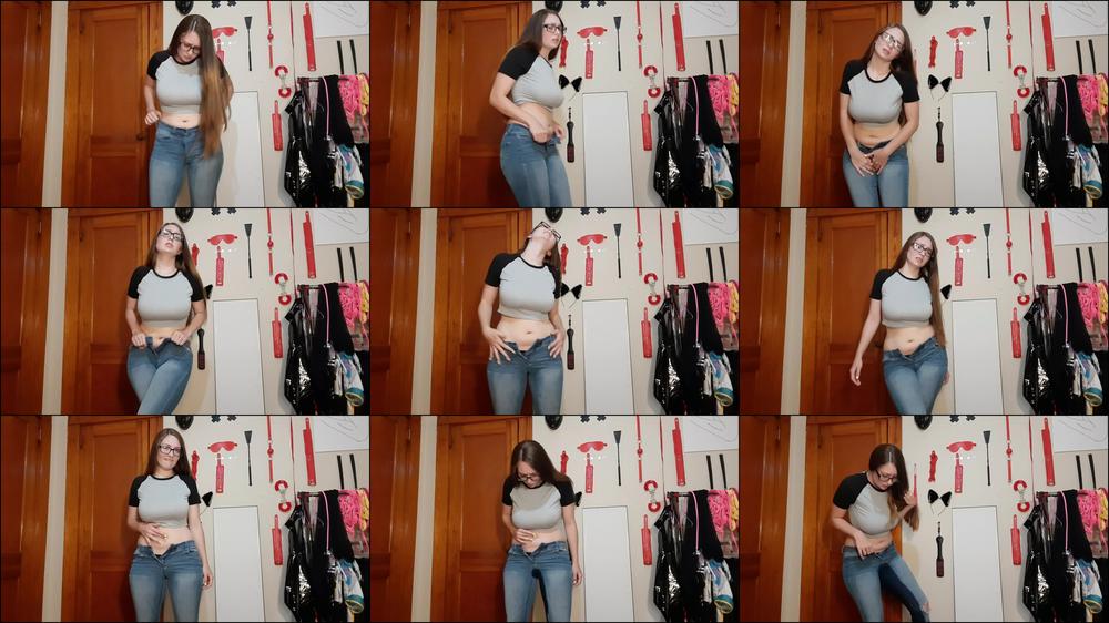 Pee desperation and belly button fetish