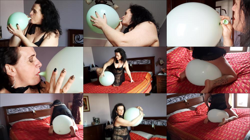 Lady Silvia 79 - Transparent Dressing Gown, Underwear And A Large Inflatable Balloon