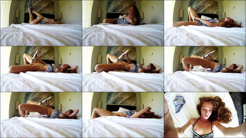 Fit redhead plays w pussy & masturbates - November 07, 2016