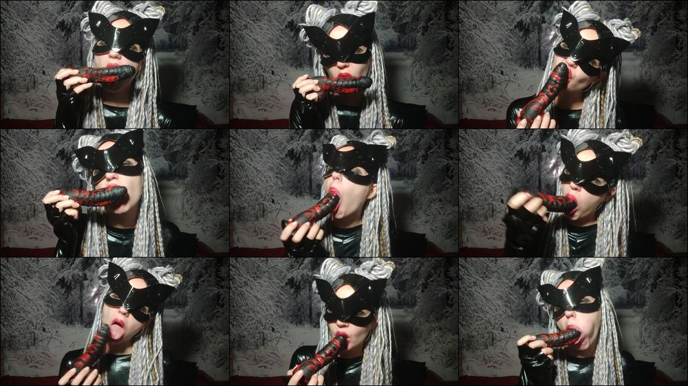 Catwoman cospay - Suck my dildo - Jul 30, 2020