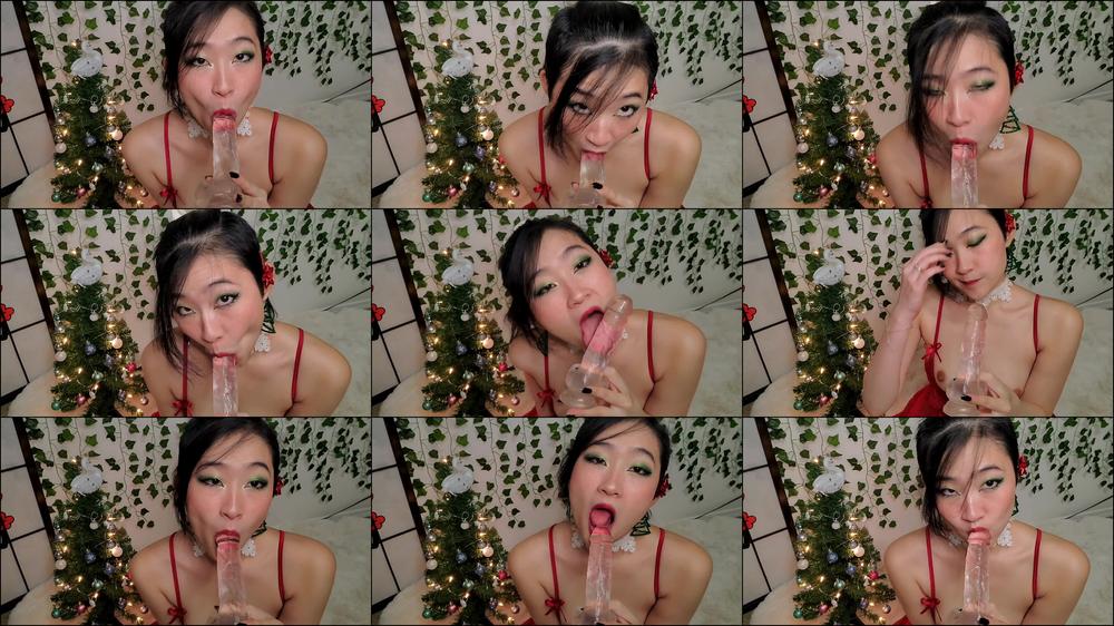 Sucking on your dick for Christmas
