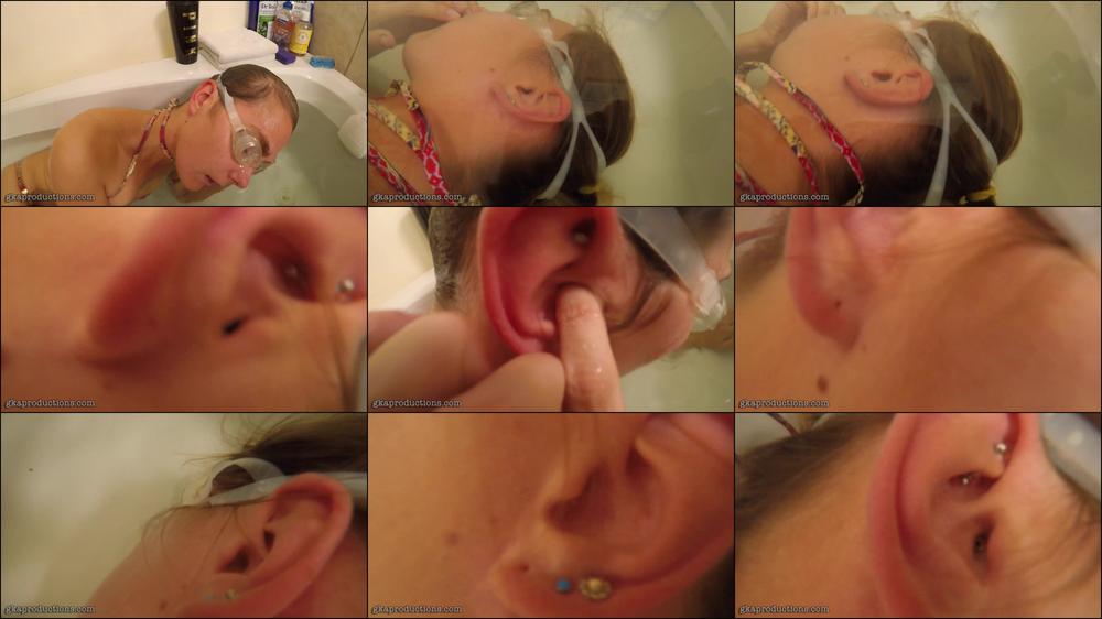 Vika - Underwater BathTub Ear Bubbles