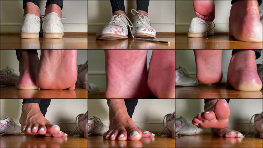 Ebony Girl Slowly Removes Her Shoes