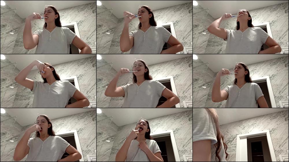ONLY MEMBERS - FETISH TOOTHBRUSHING