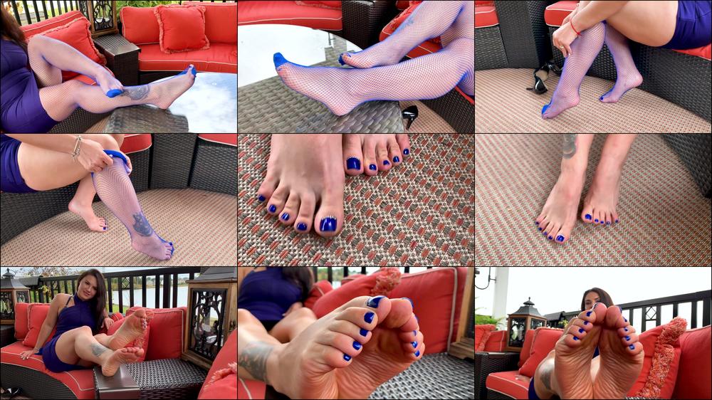 Katrina's Royal Blue Fishnets - Oct 2, 2020