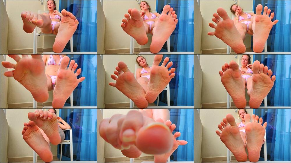 Under Bikini Giantess Feet