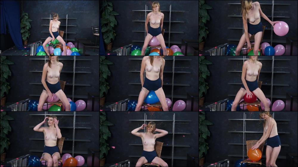 Leia's 25 Balloon Topless Sit Pop