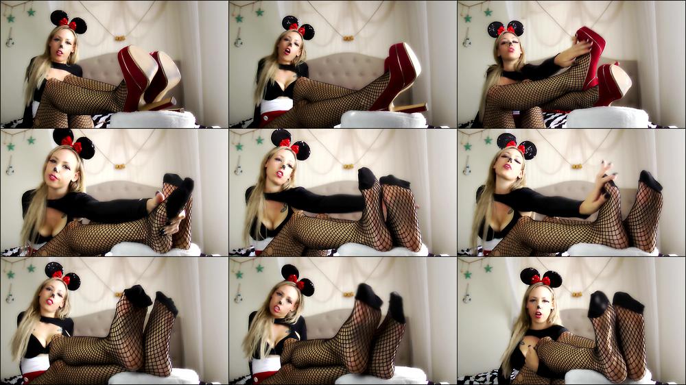 Minnie's Divine Fishnet Feet - October 13, 2018