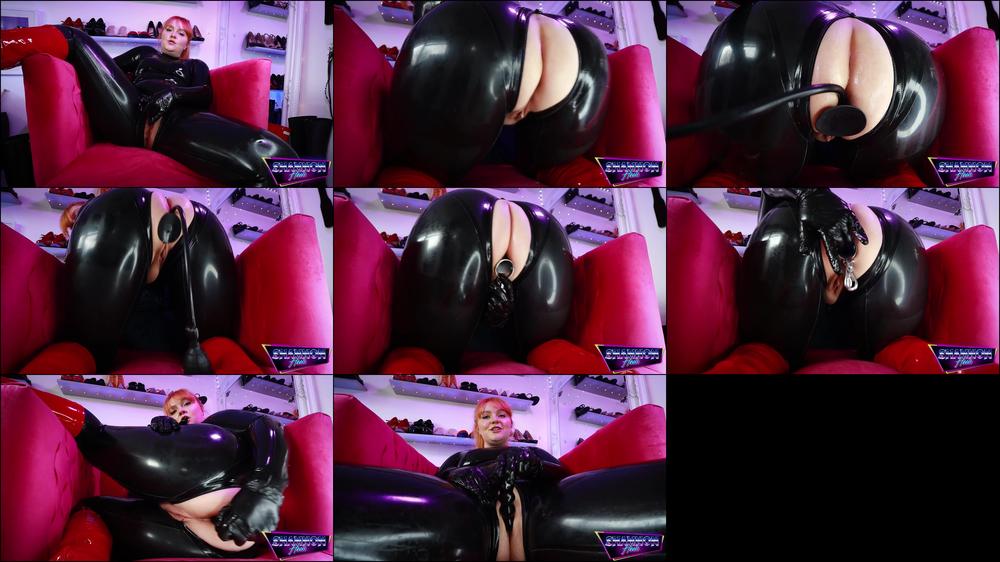 Latex Girl Stretches Asshole