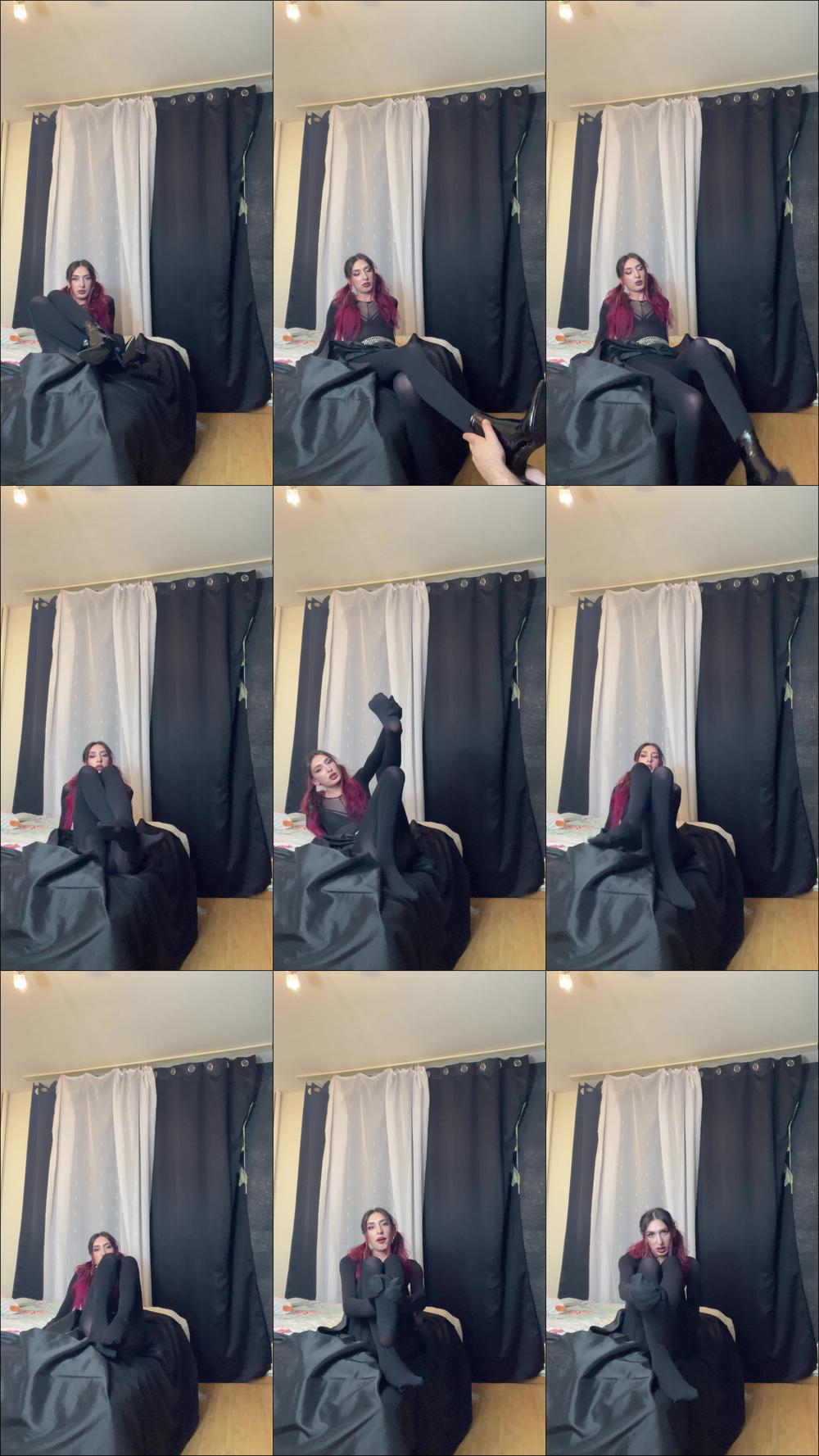 Feet play with slave - May 07, 2022